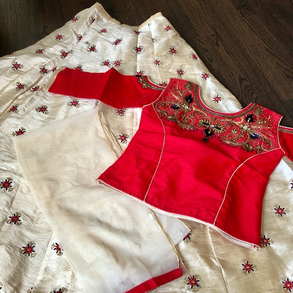 Red and white Lehenga - Picture 3 of 10